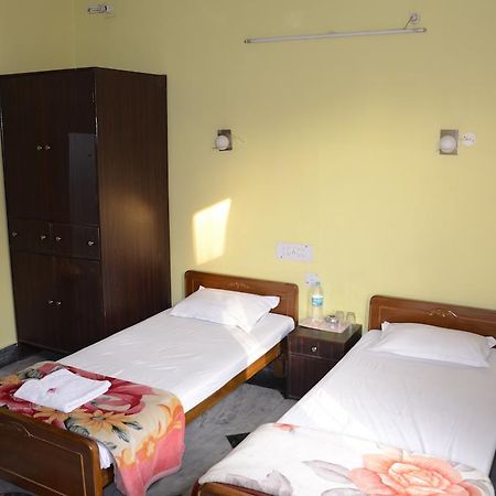 Kim Lawn Guest House Καλκούτα Εξωτερικό φωτογραφία