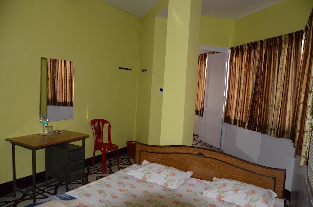 Kim Lawn Guest House Καλκούτα Εξωτερικό φωτογραφία