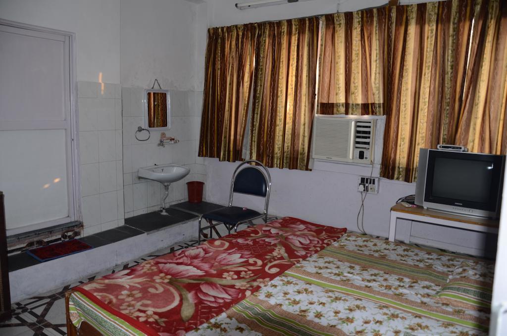 Kim Lawn Guest House Καλκούτα Εξωτερικό φωτογραφία