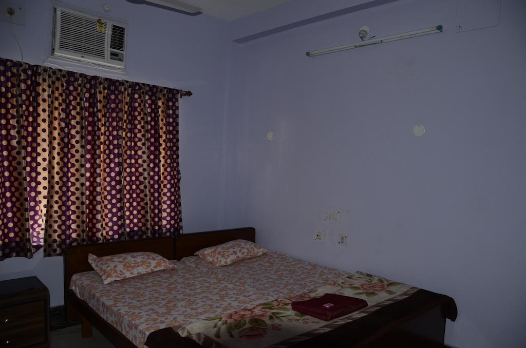 Kim Lawn Guest House Καλκούτα Δωμάτιο φωτογραφία